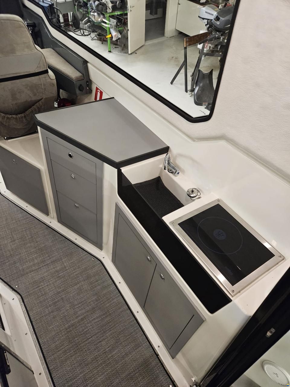 Buster PHANTOM Cabin