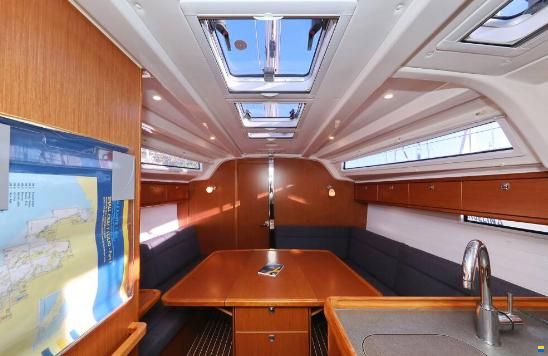 Bavaria Cruiser 37