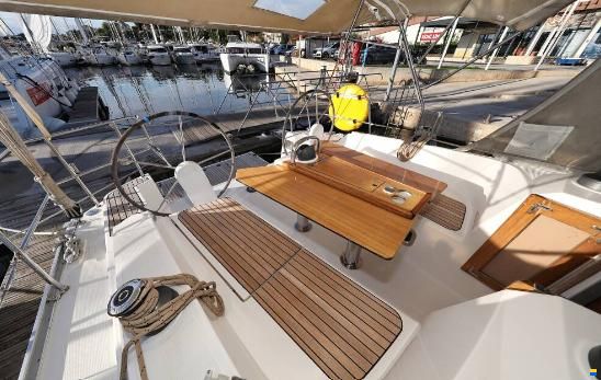 Bavaria Cruiser 37