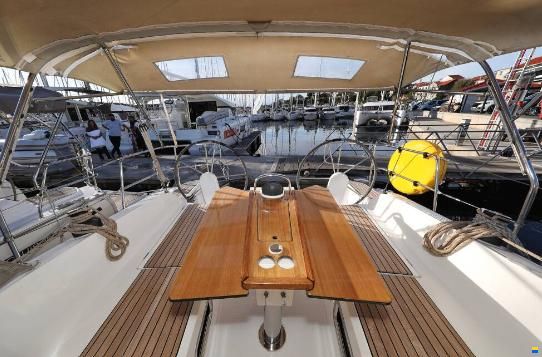 Bavaria Cruiser 37