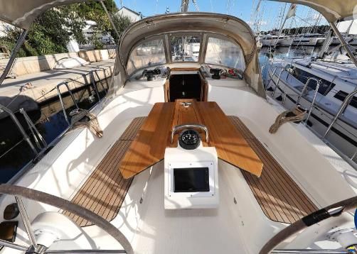 Bavaria Cruiser 37