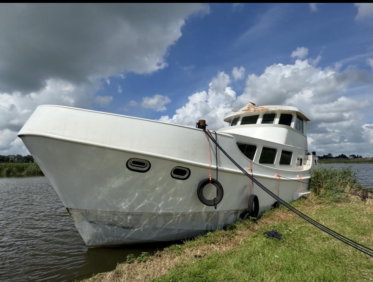 15m Steel Expedition Trawler Project