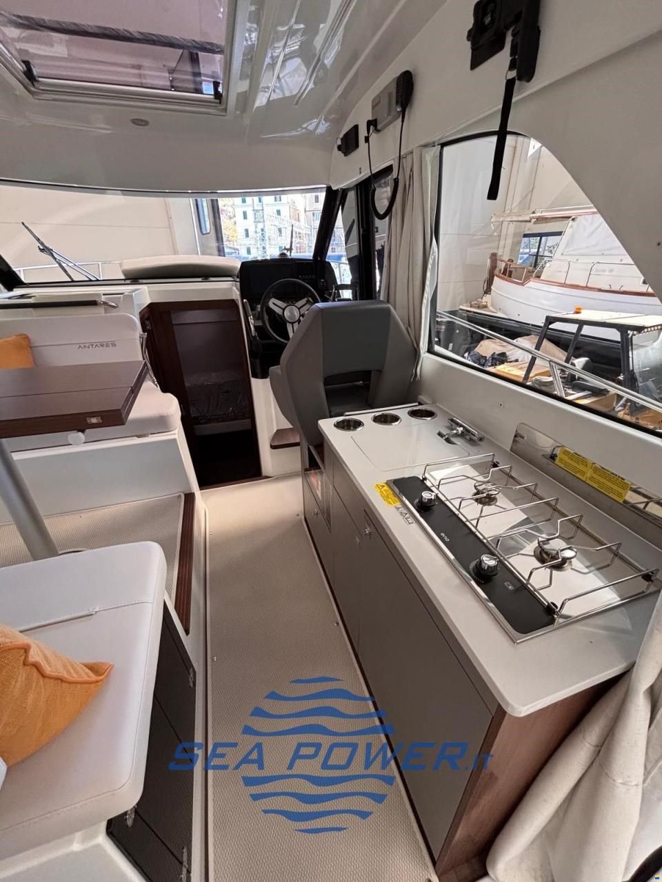 Beneteau Antares 9 md.2025