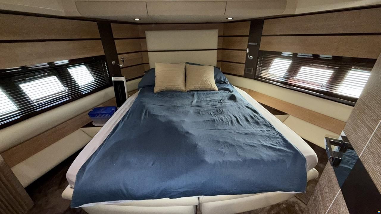 Azimut 58 (60) FLY