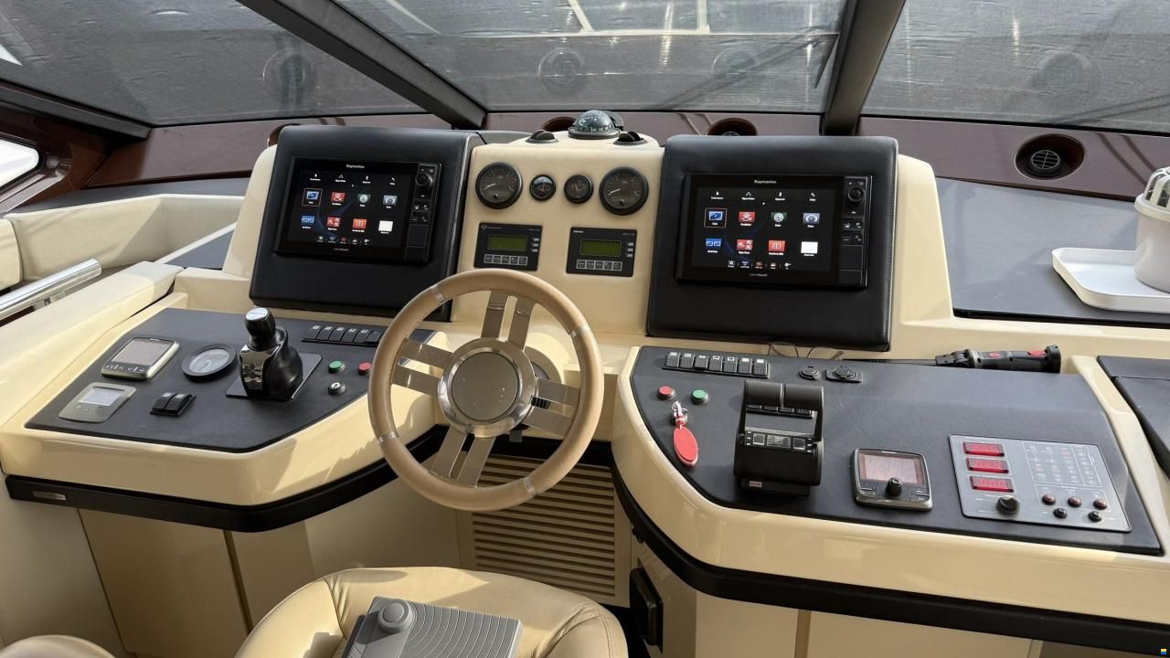 Azimut 58 (60) FLY