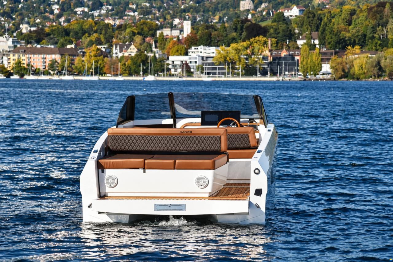 Ganz Boats Ovation 7X Cruiser