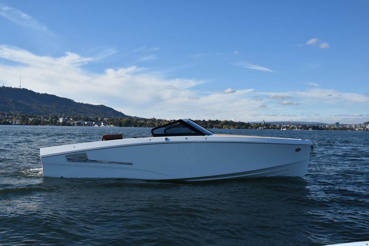 Ganz Boats Ovation 7X Cruiser