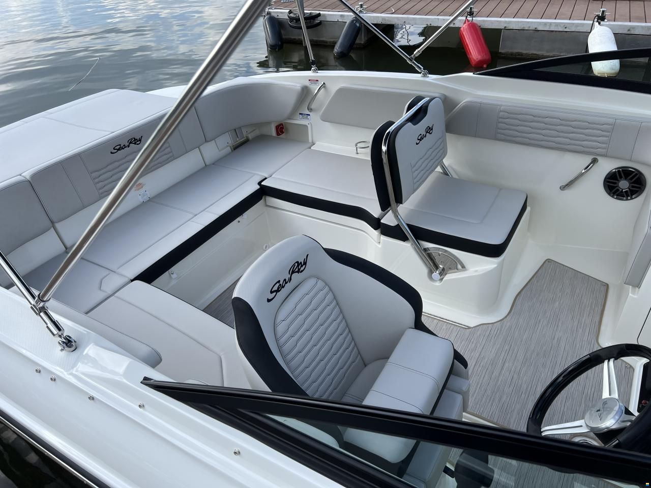 Sea Ray 210 SPXE