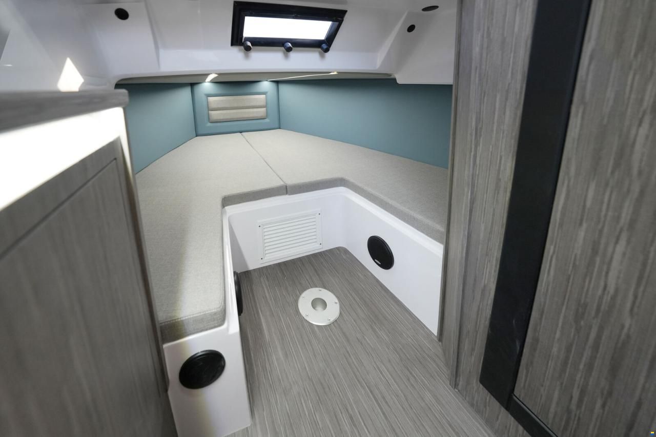 Ranieri GOMMONE RANIERI CAYMAN 33 CABIN 2026 usa