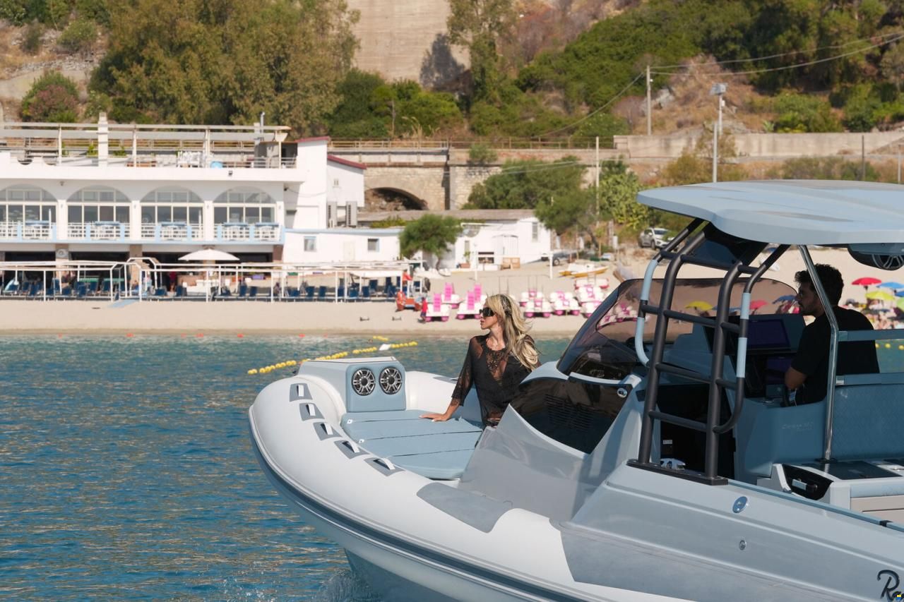 Ranieri GOMMONE RANIERI CAYMAN 33 CABIN 2026 usa