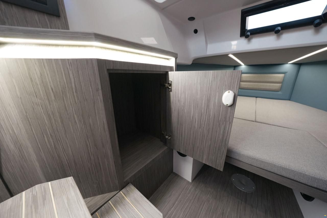 Ranieri GOMMONE RANIERI CAYMAN 33 CABIN 2026 usa