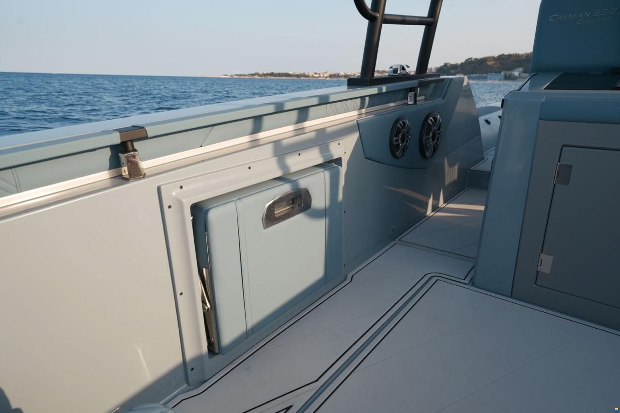 Ranieri GOMMONE RANIERI CAYMAN 33 CABIN 2026 usa