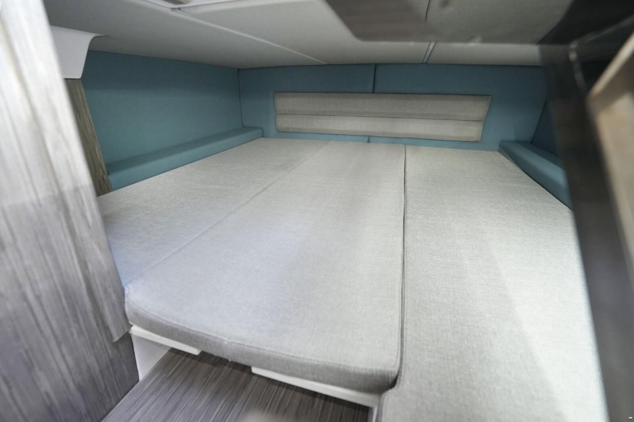 Ranieri GOMMONE RANIERI CAYMAN 33 CABIN 2026 usa