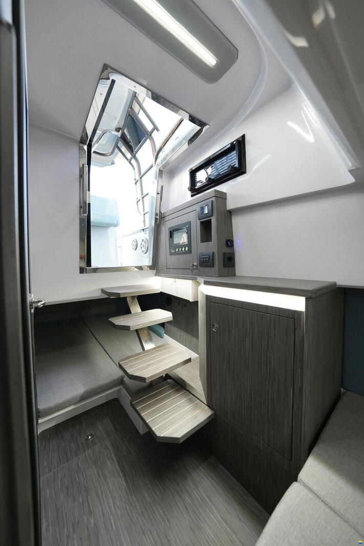 Ranieri GOMMONE RANIERI CAYMAN 33 CABIN 2026 usa