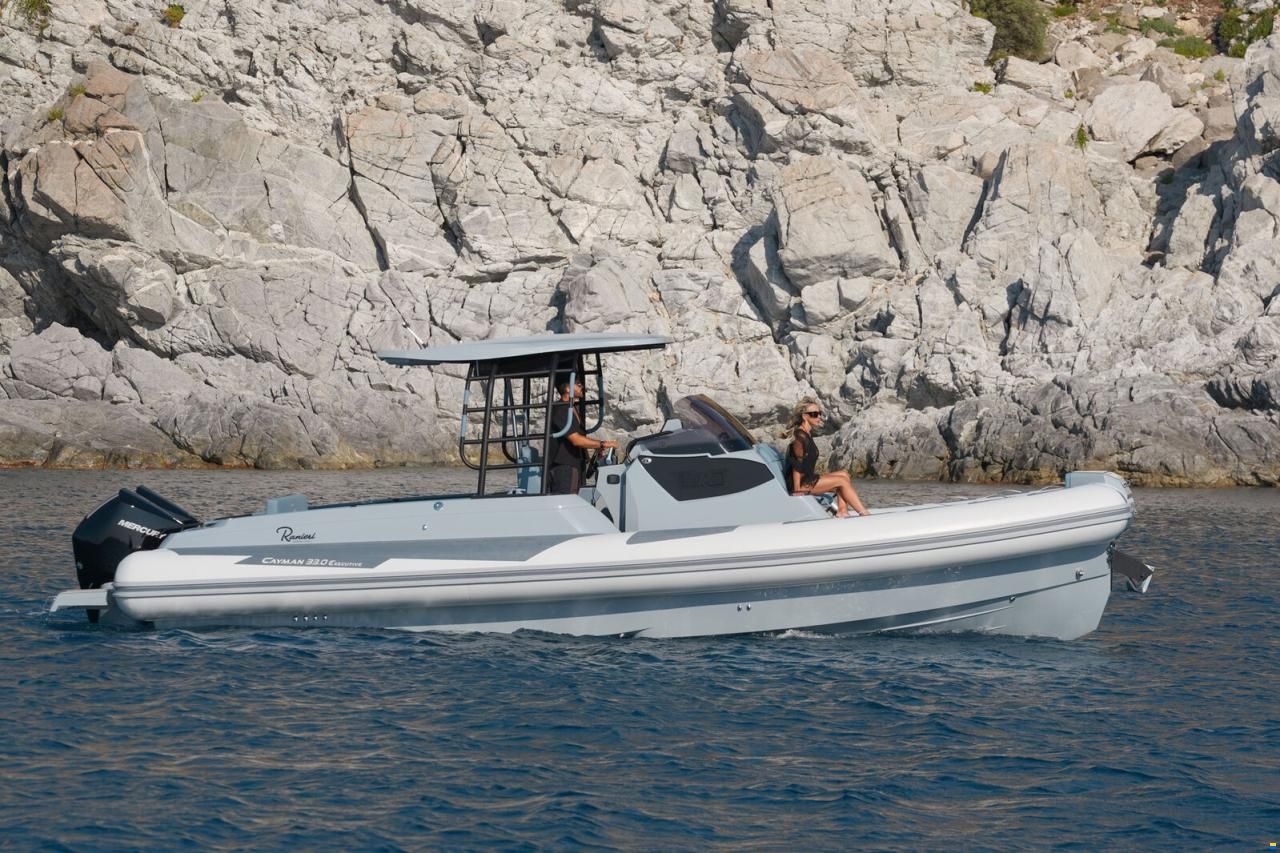 Ranieri GOMMONE RANIERI CAYMAN 33 CABIN 2026 usa