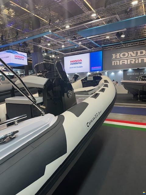 Ranieri GOMMONE RANIERI CAYMAN 21 ESPOSITIVO 202