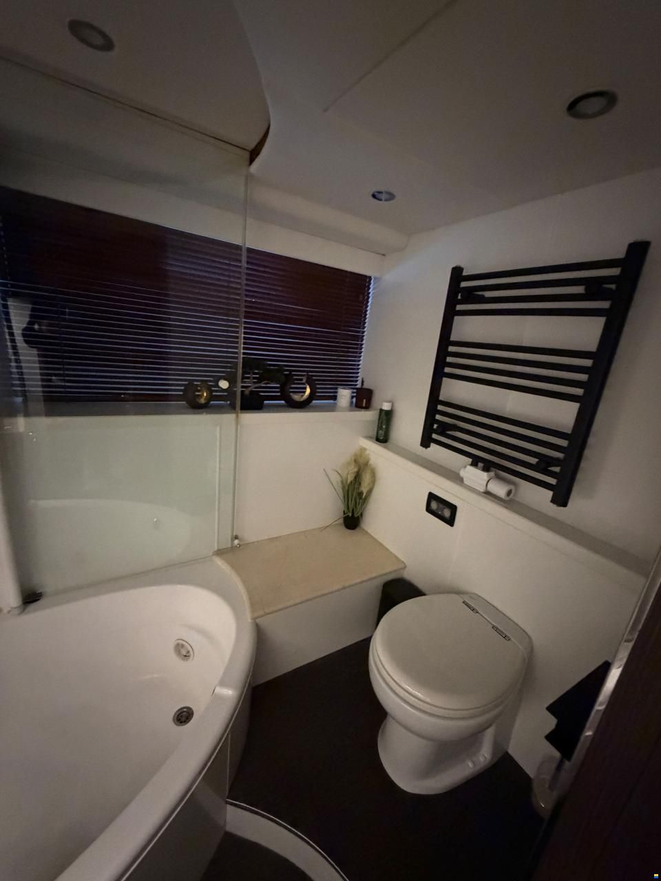 Sunseeker Predator 82