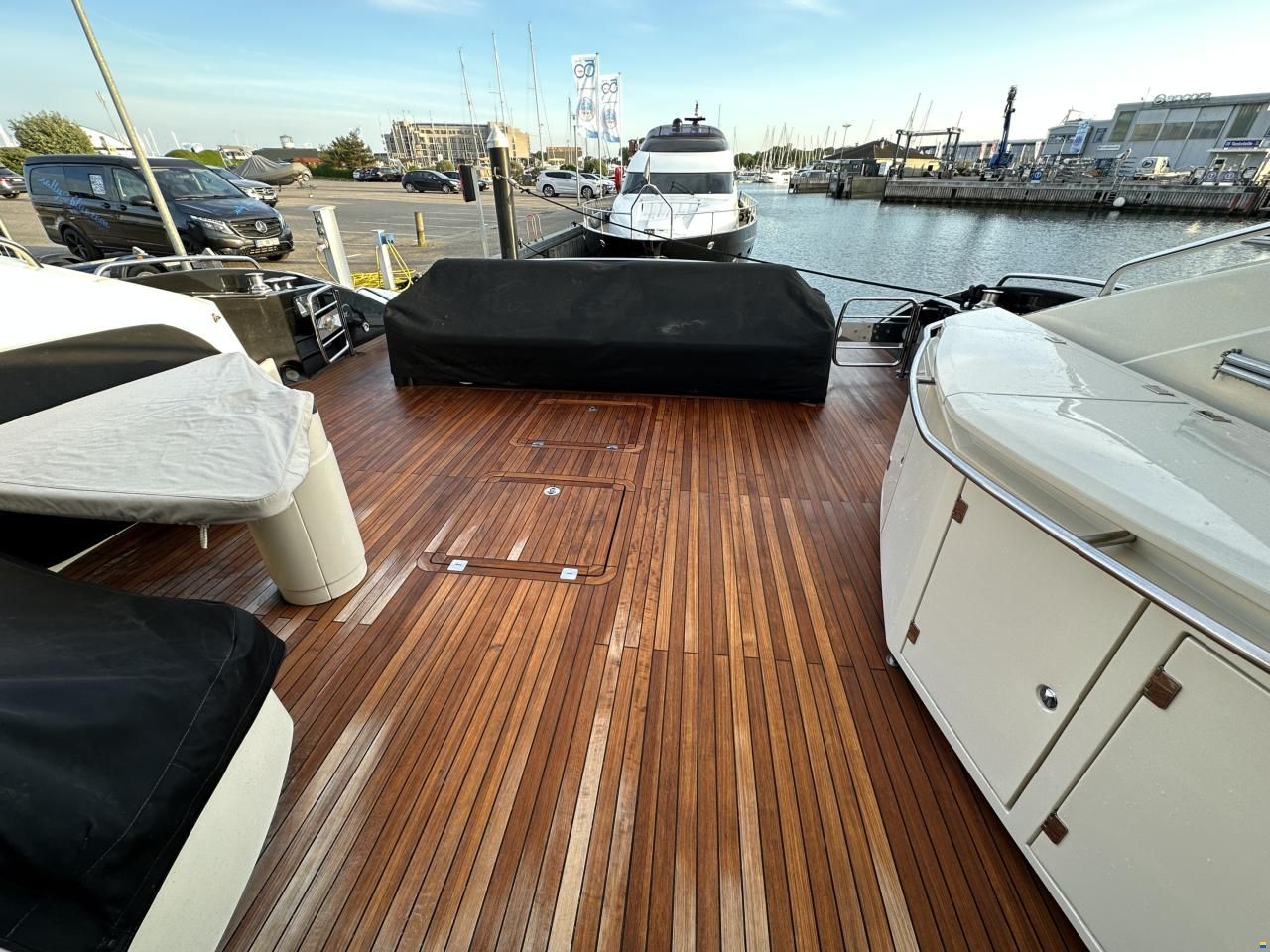 Sunseeker Predator 82