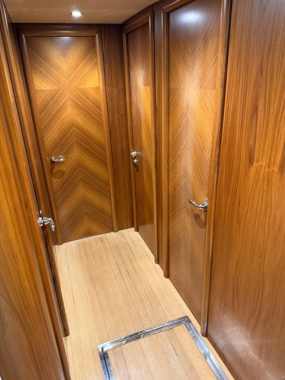 Sunseeker Predator 82