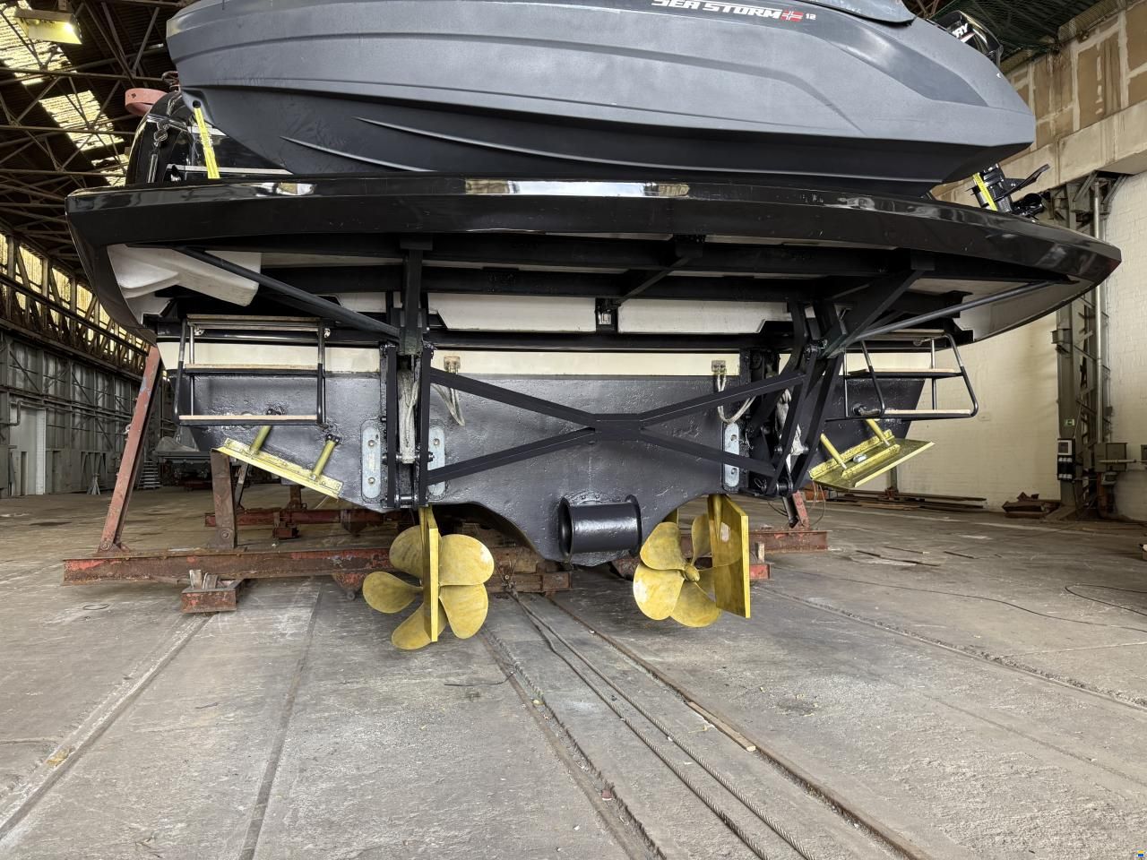 Sunseeker Predator 82
