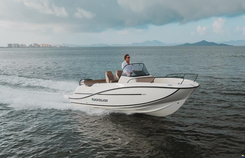 Quicksilver ACTIV 605 Open