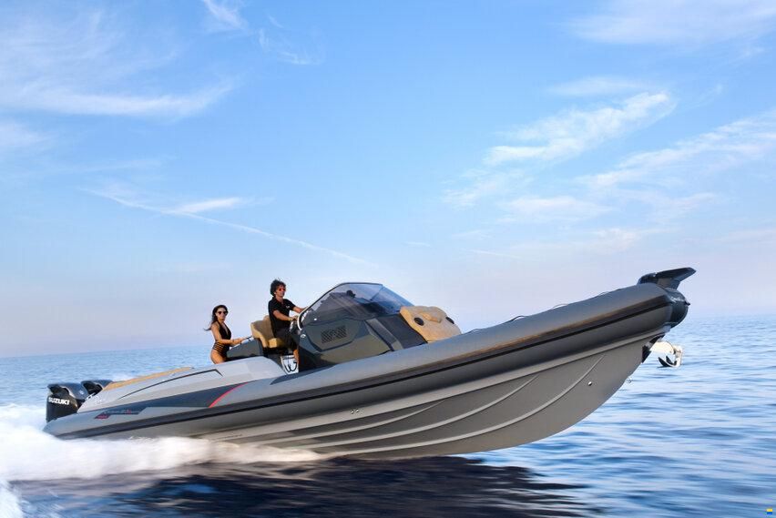 Ranieri SPLENDIDO GOMMONE RANIERI CAYMAN 38 EXEC