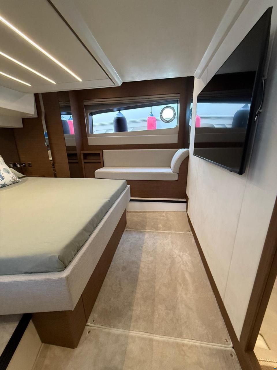 Jeanneau PRESTIGE 520 FLY (HARDTOP) 2025