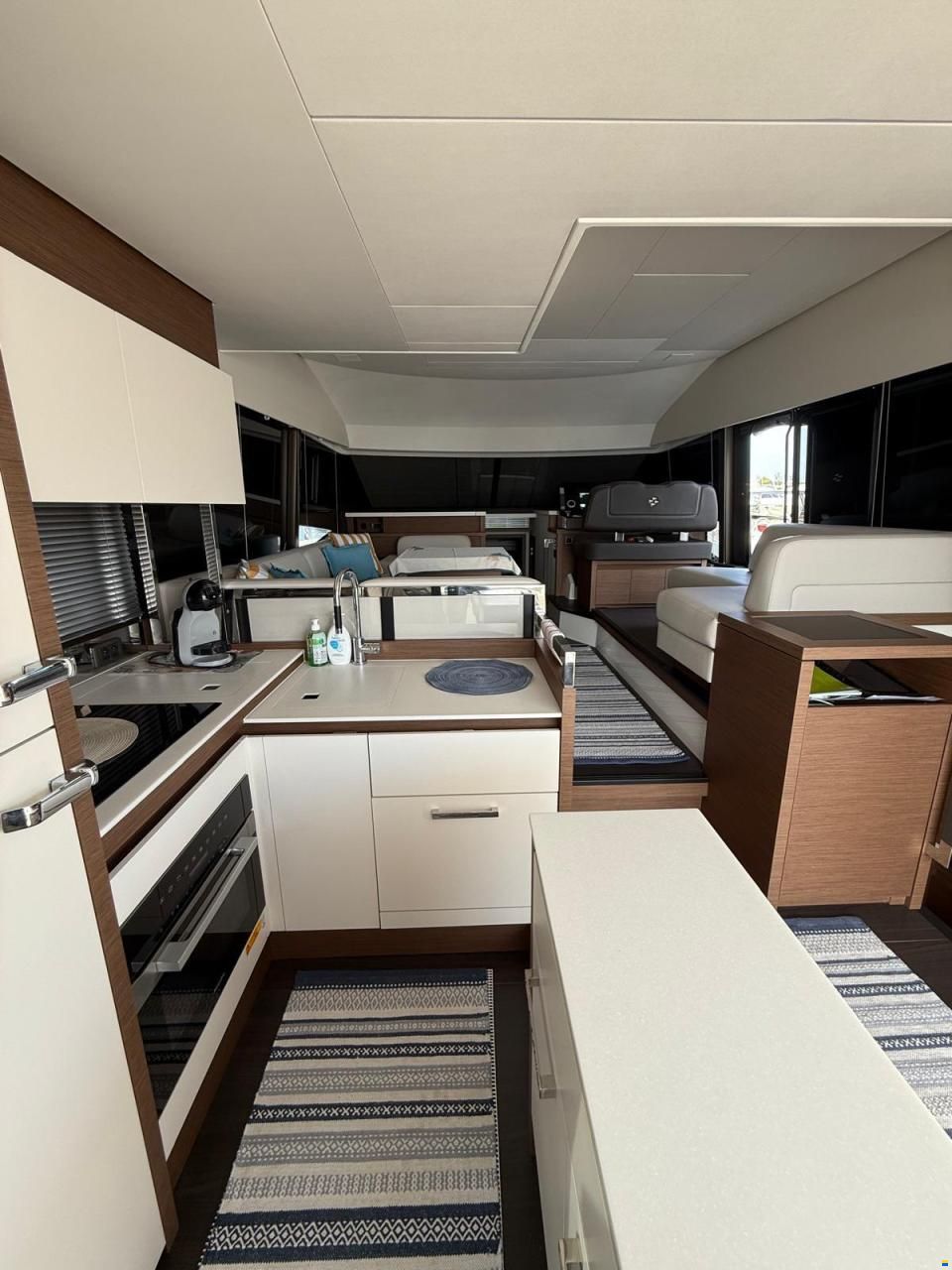 Jeanneau PRESTIGE 520 FLY (HARDTOP) 2025