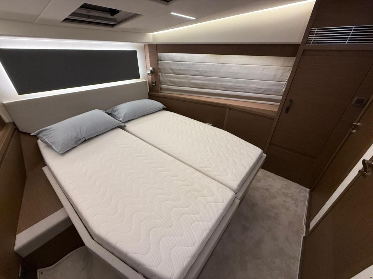 Jeanneau PRESTIGE 520 FLY (HARDTOP) 2025