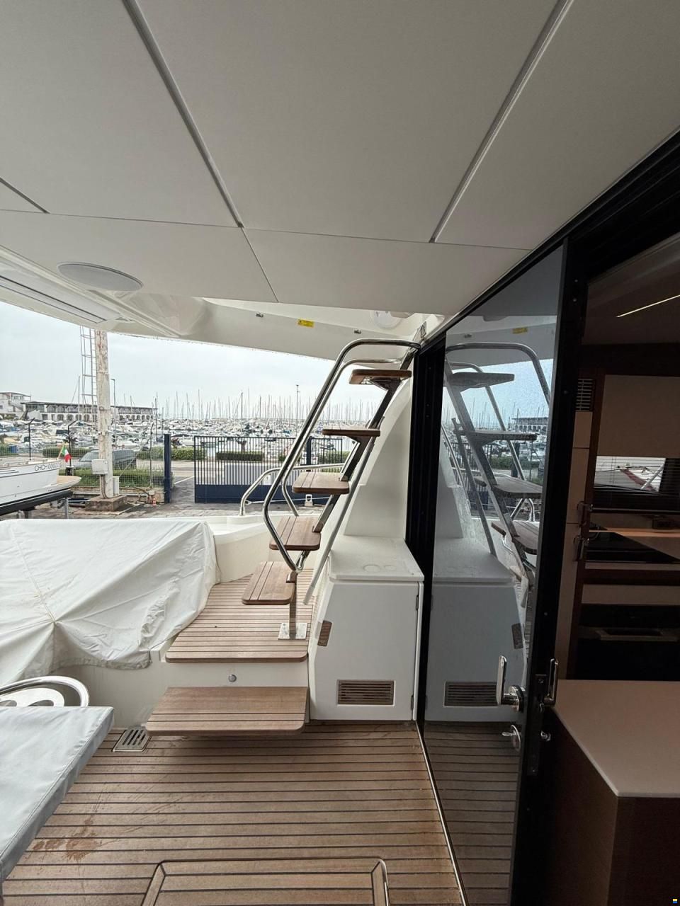 Jeanneau PRESTIGE 520 FLY (HARDTOP) 2025