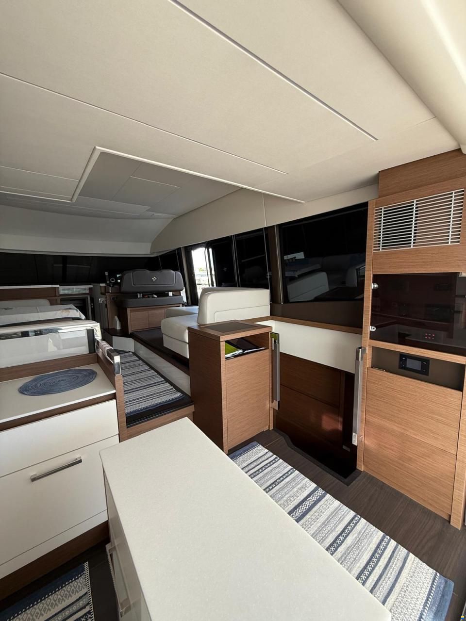 Jeanneau PRESTIGE 520 FLY (HARDTOP) 2025
