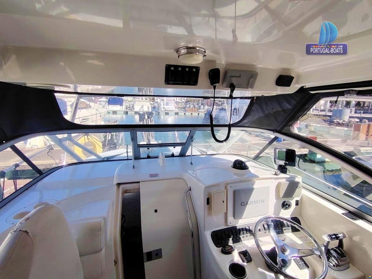 Boston Whaler 305 Conquest