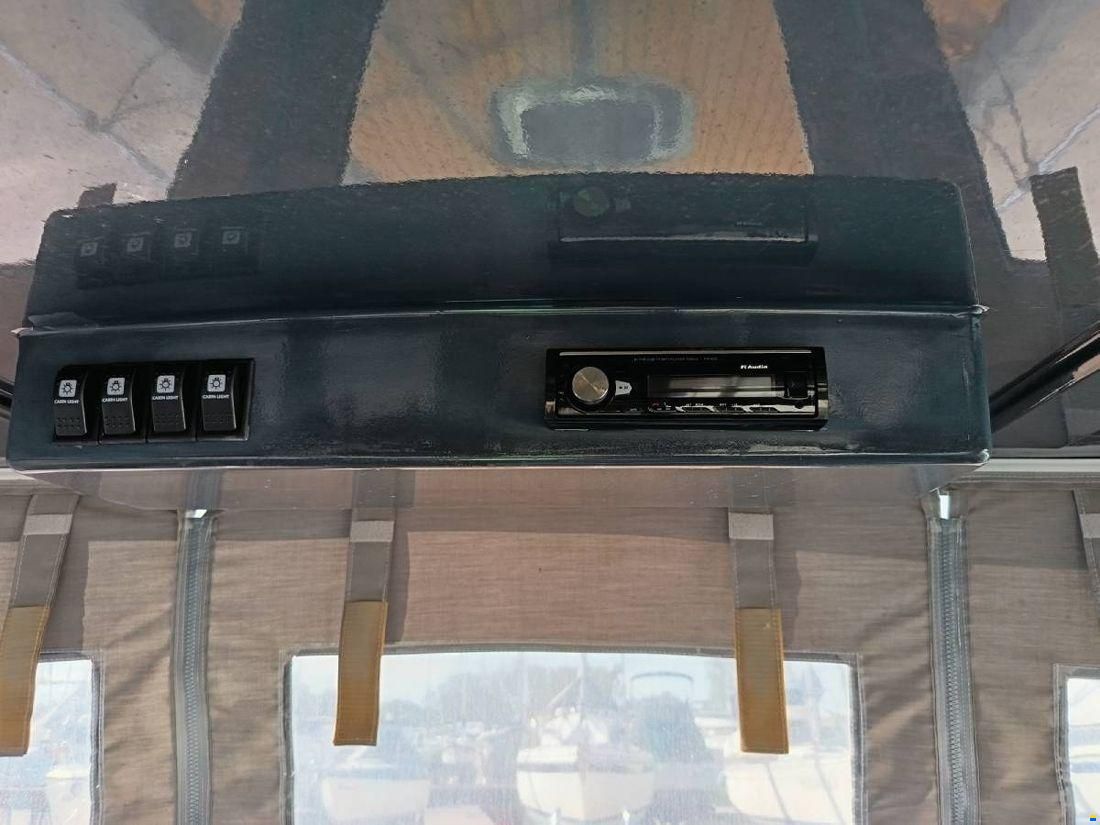 revo yacht REVO 700