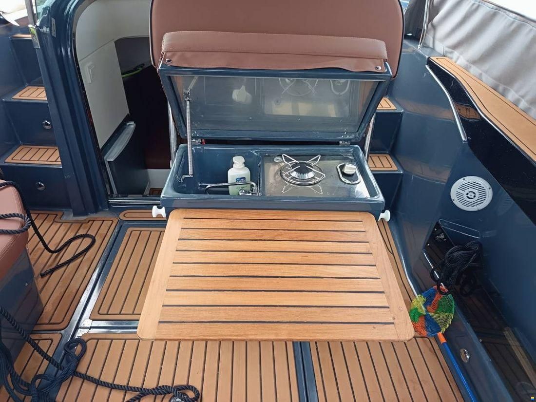 revo yacht REVO 700