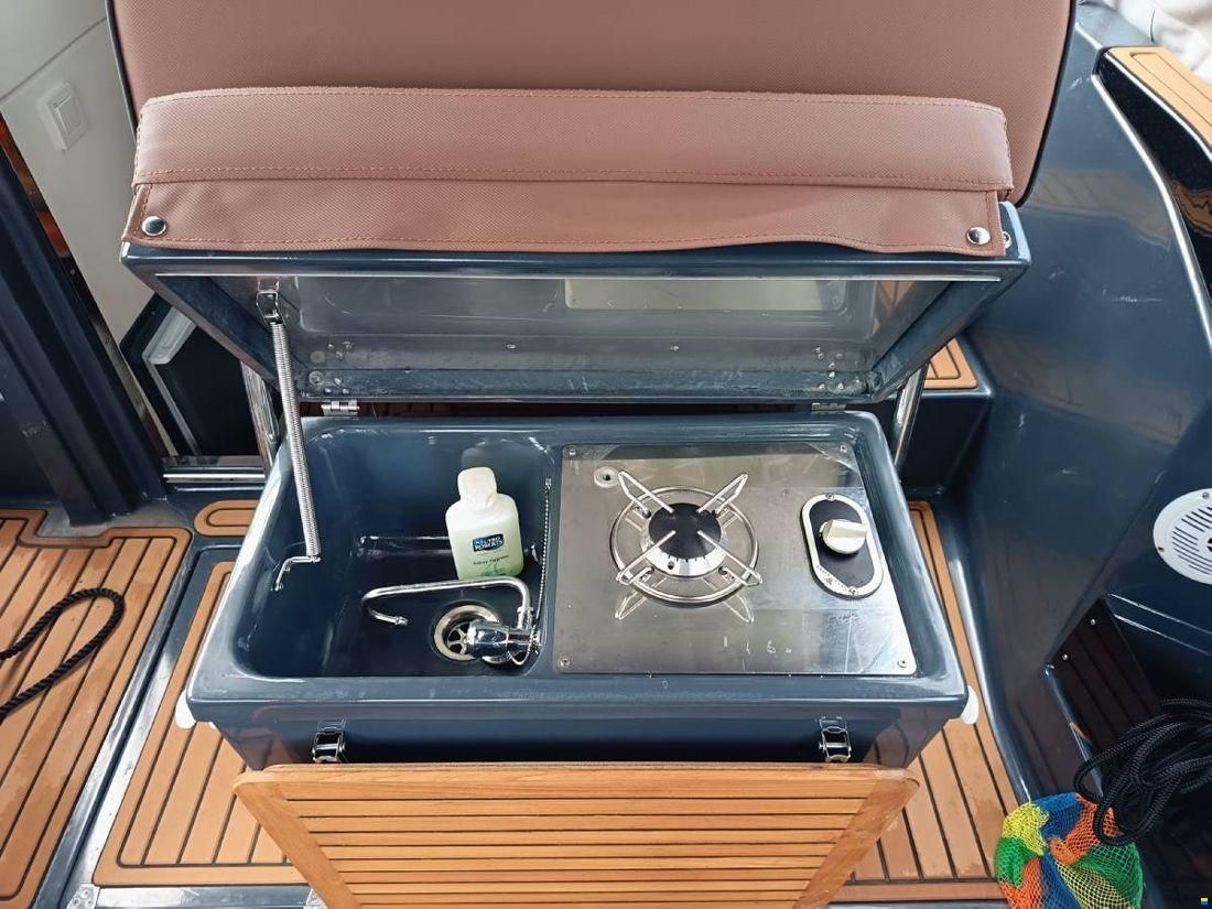 revo yacht REVO 700