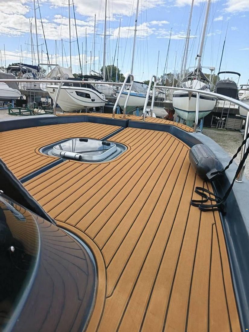revo yacht REVO 700