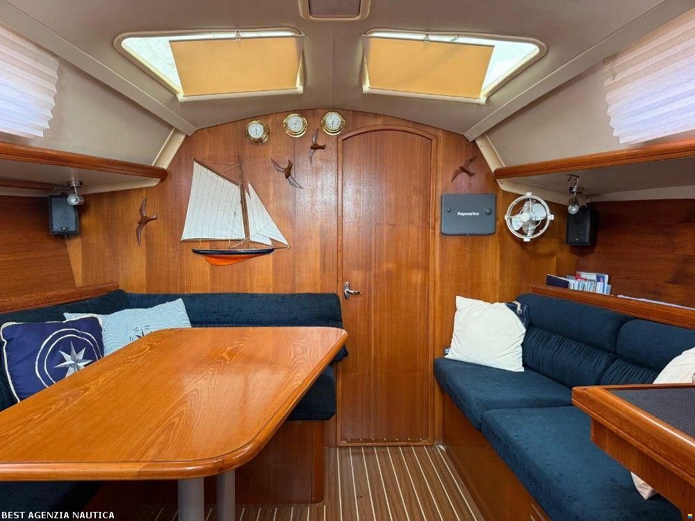 Hunter Marine 33 LEGEND