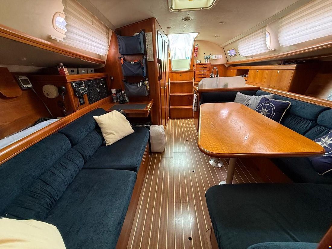 Hunter Marine 33 LEGEND