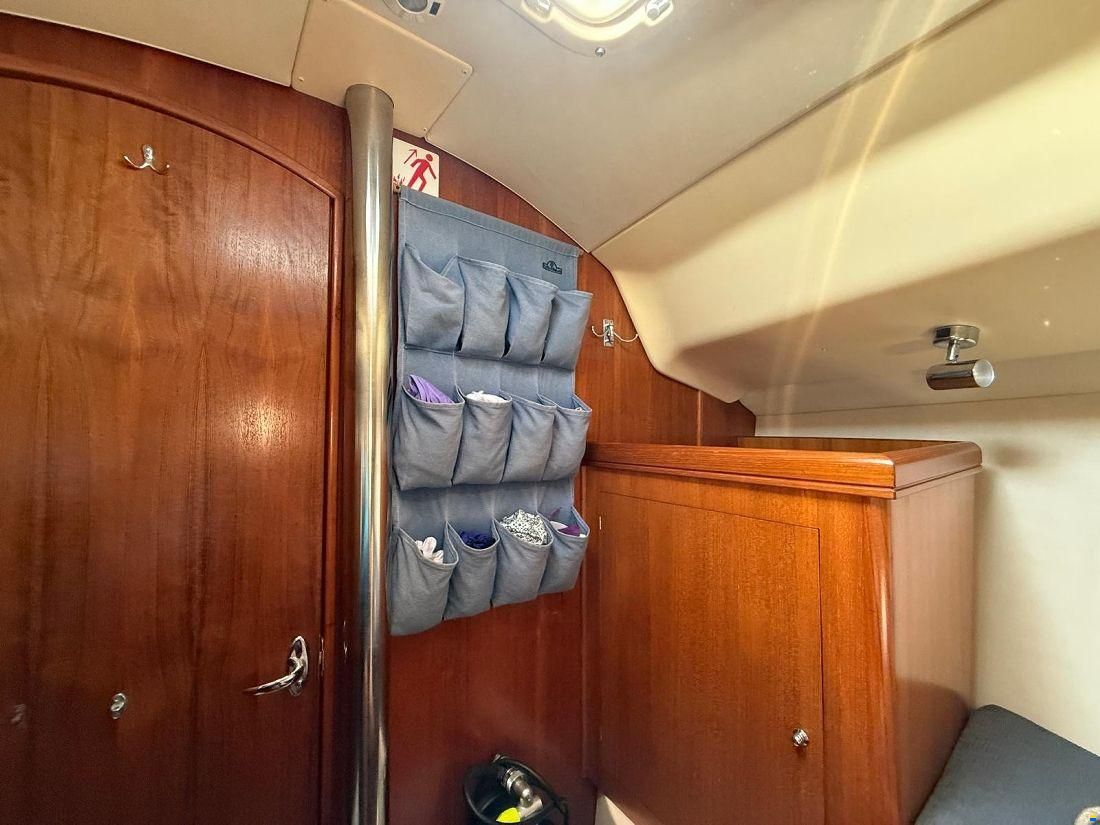 Hunter Marine 33 LEGEND