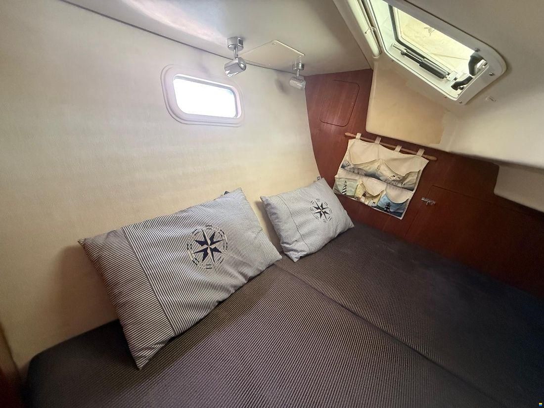 Hunter Marine 33 LEGEND