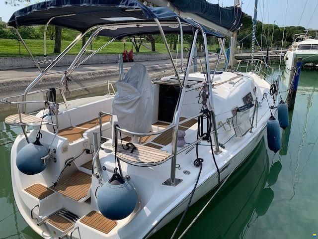 Hunter Marine 33 LEGEND