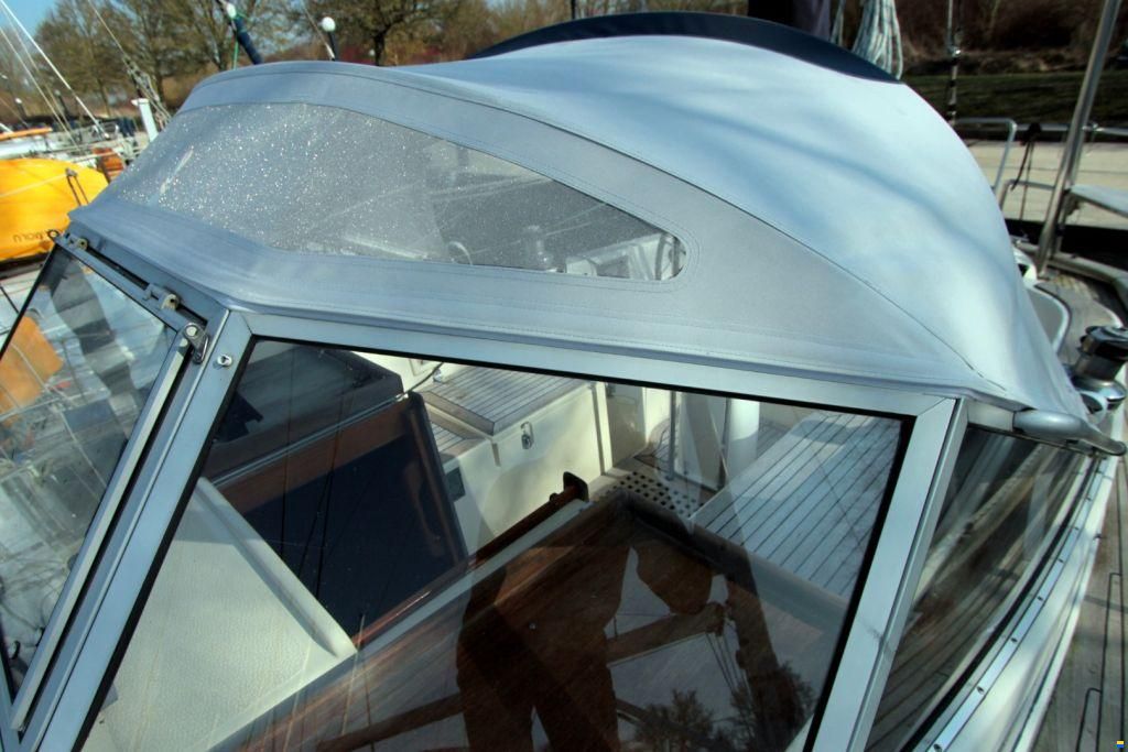 Hallberg-Rassy 352