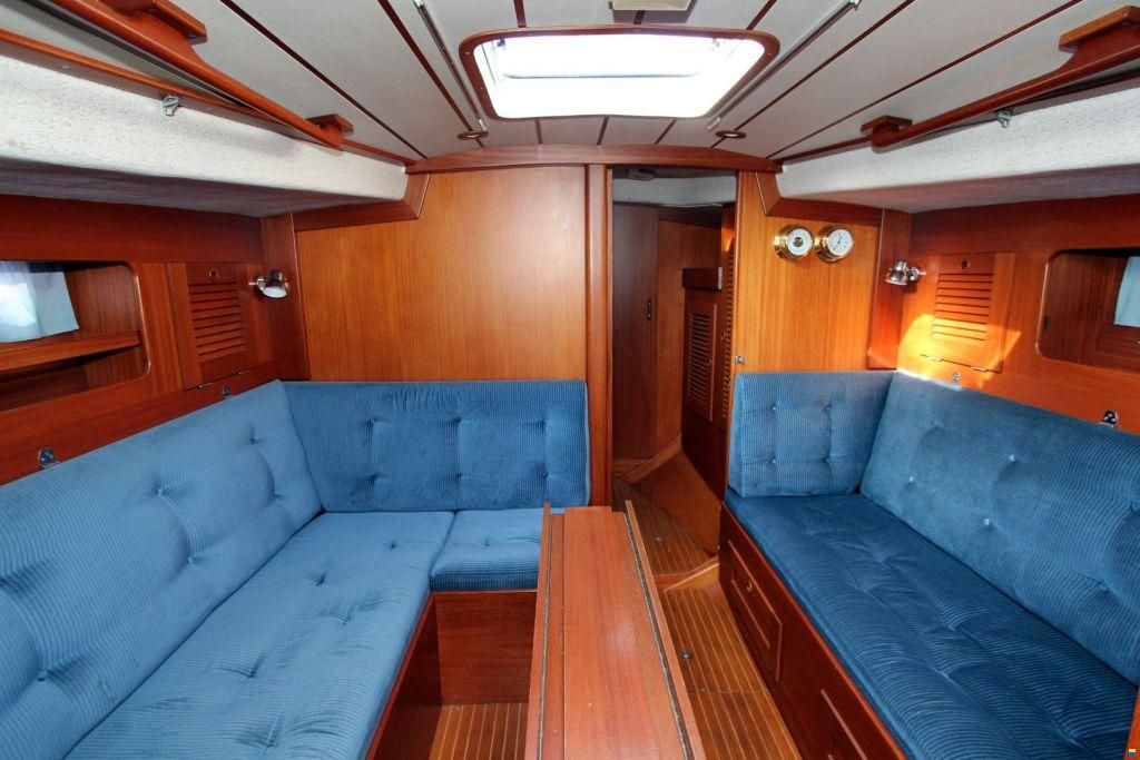 Hallberg-Rassy 352