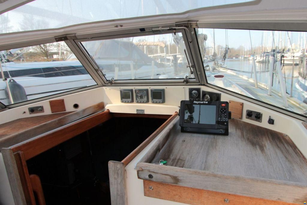Hallberg-Rassy 352