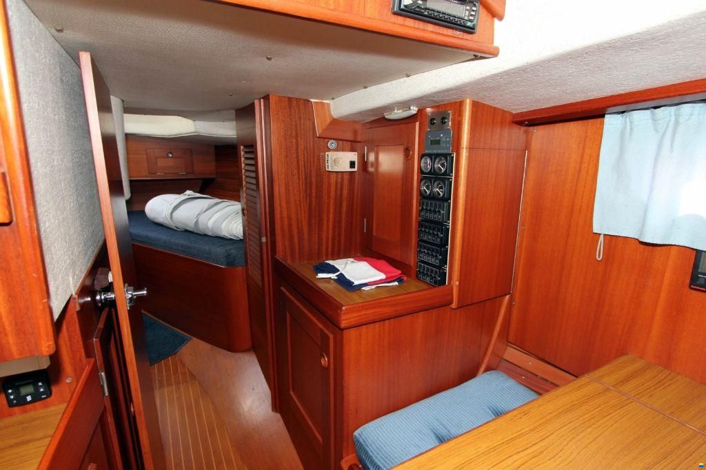 Hallberg-Rassy 352