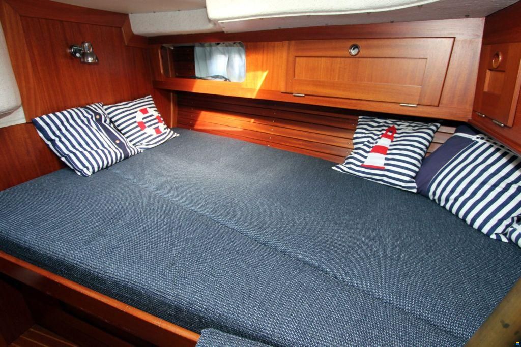 Hallberg-Rassy 352