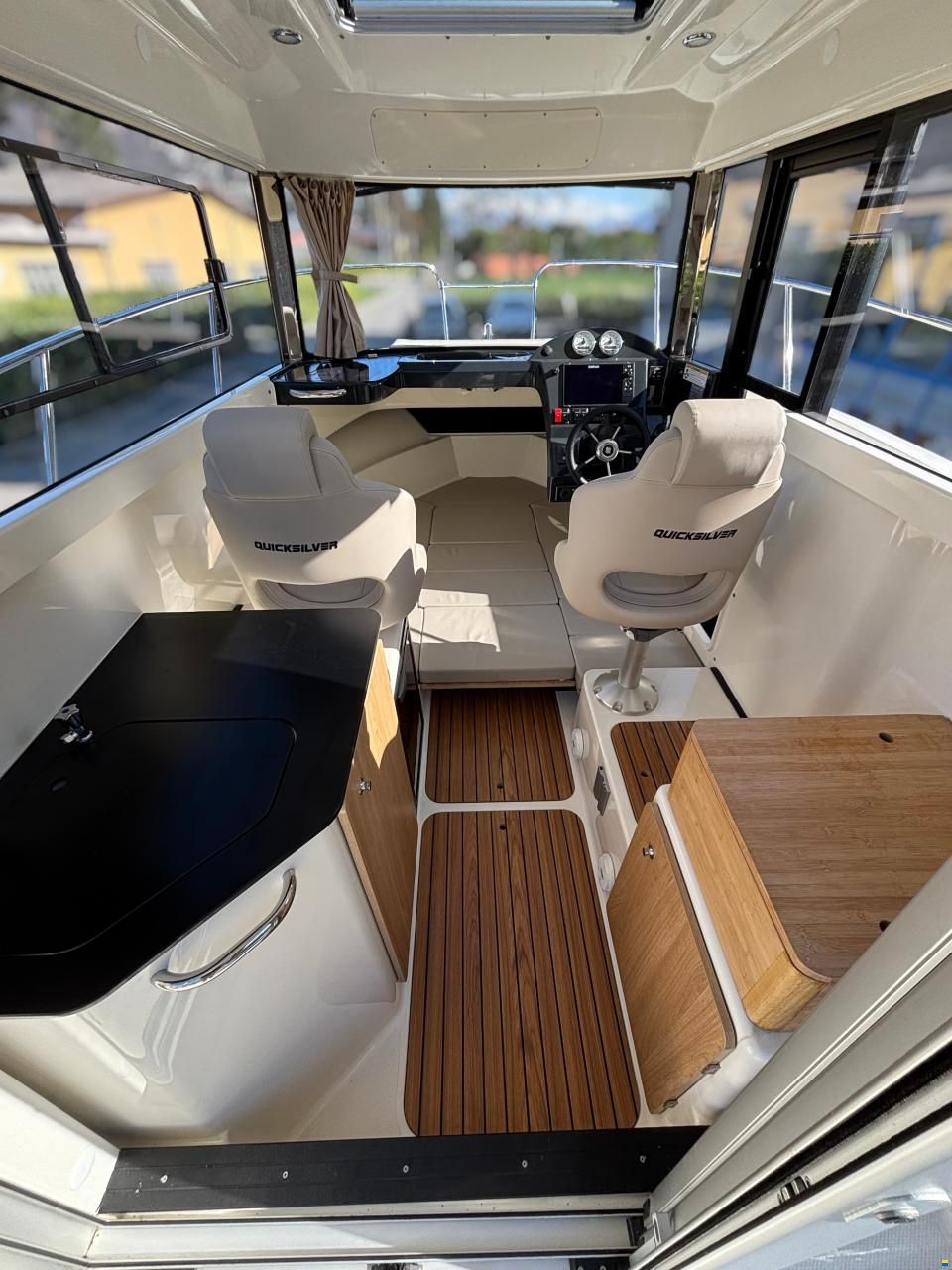 Quicksilver 755 Pilothouse