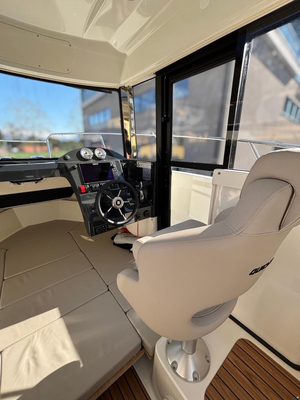 Quicksilver 755 Pilothouse