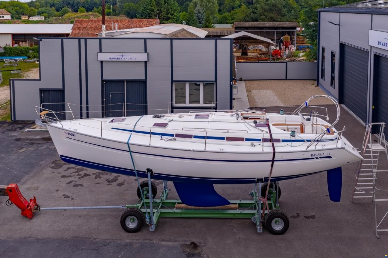Bavaria 38
