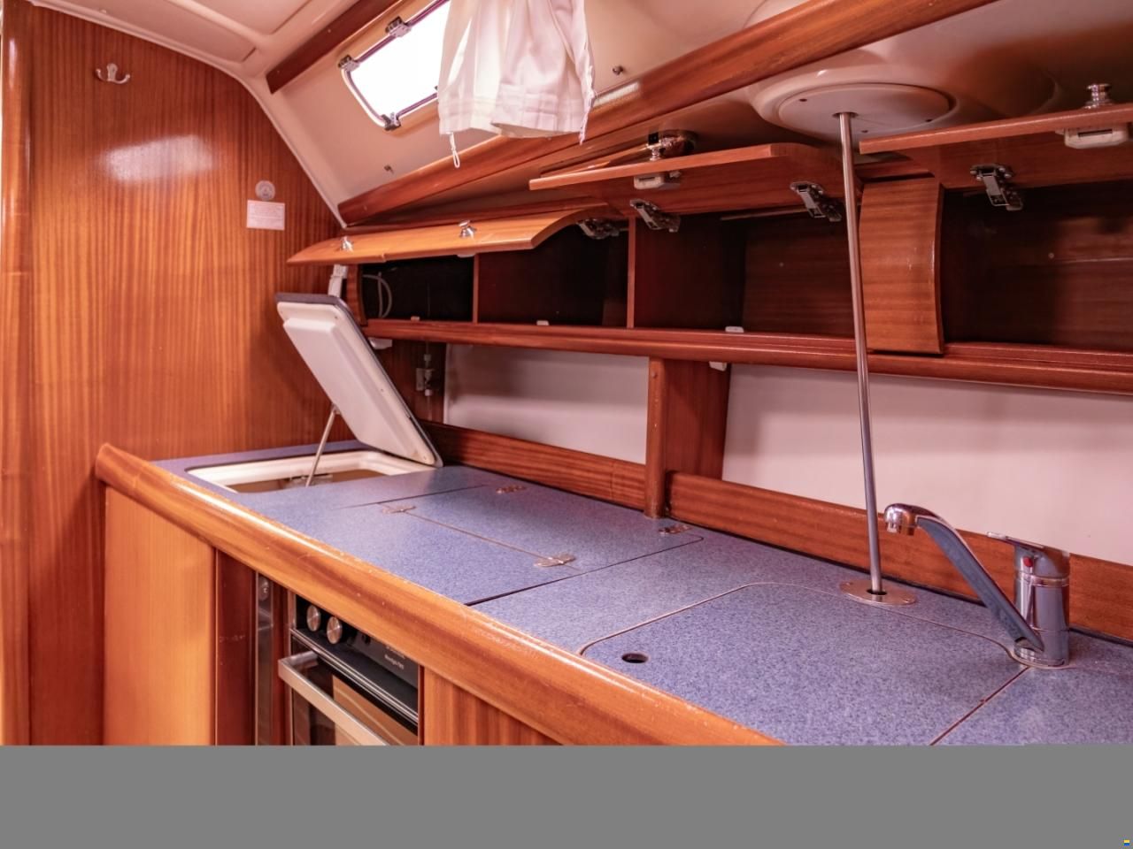 Bavaria 38